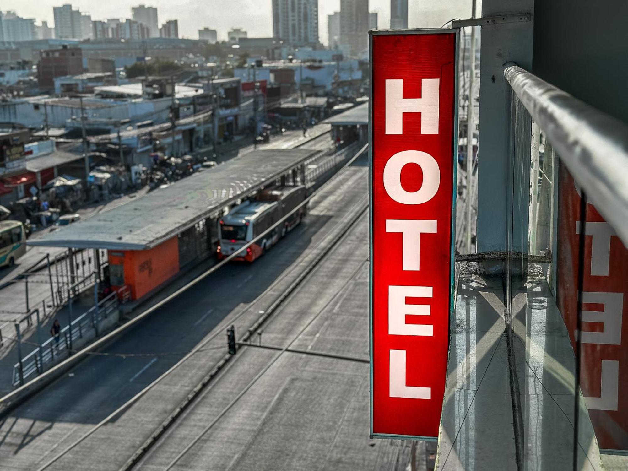 Hotel Bazurto Plaza Cartagena Exteriör bild