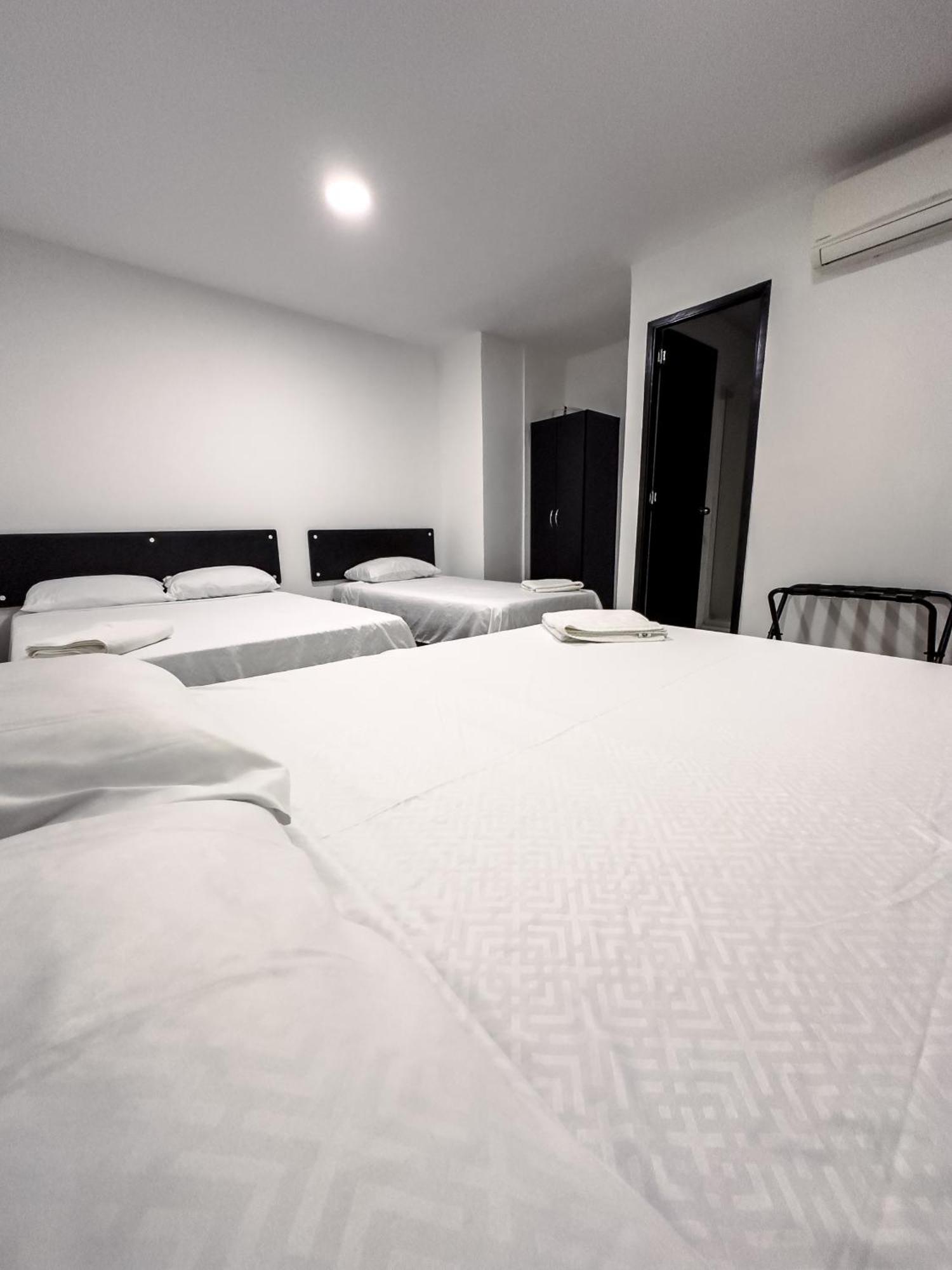 Hotel Bazurto Plaza Cartagena Exteriör bild