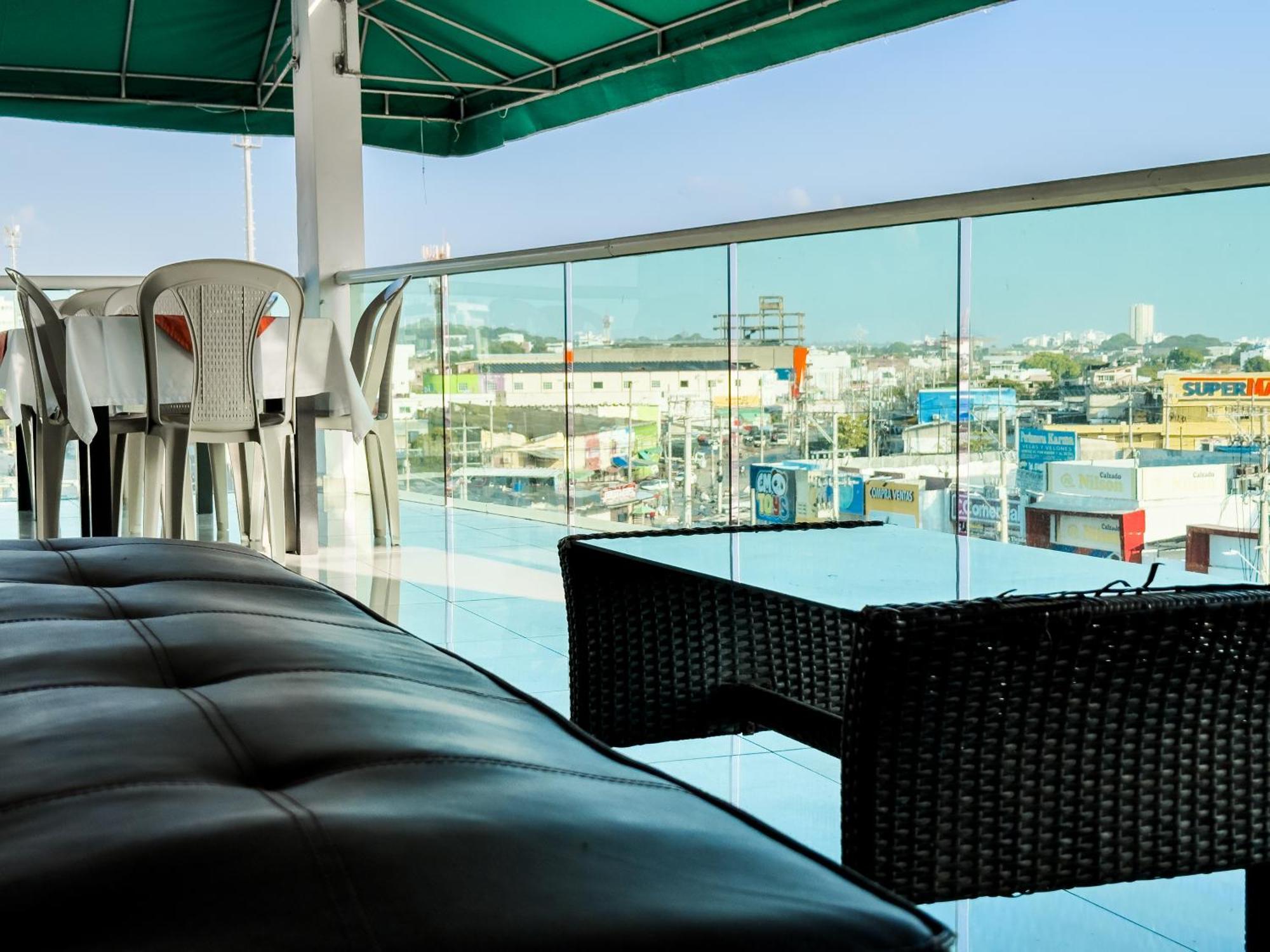 Hotel Bazurto Plaza Cartagena Exteriör bild