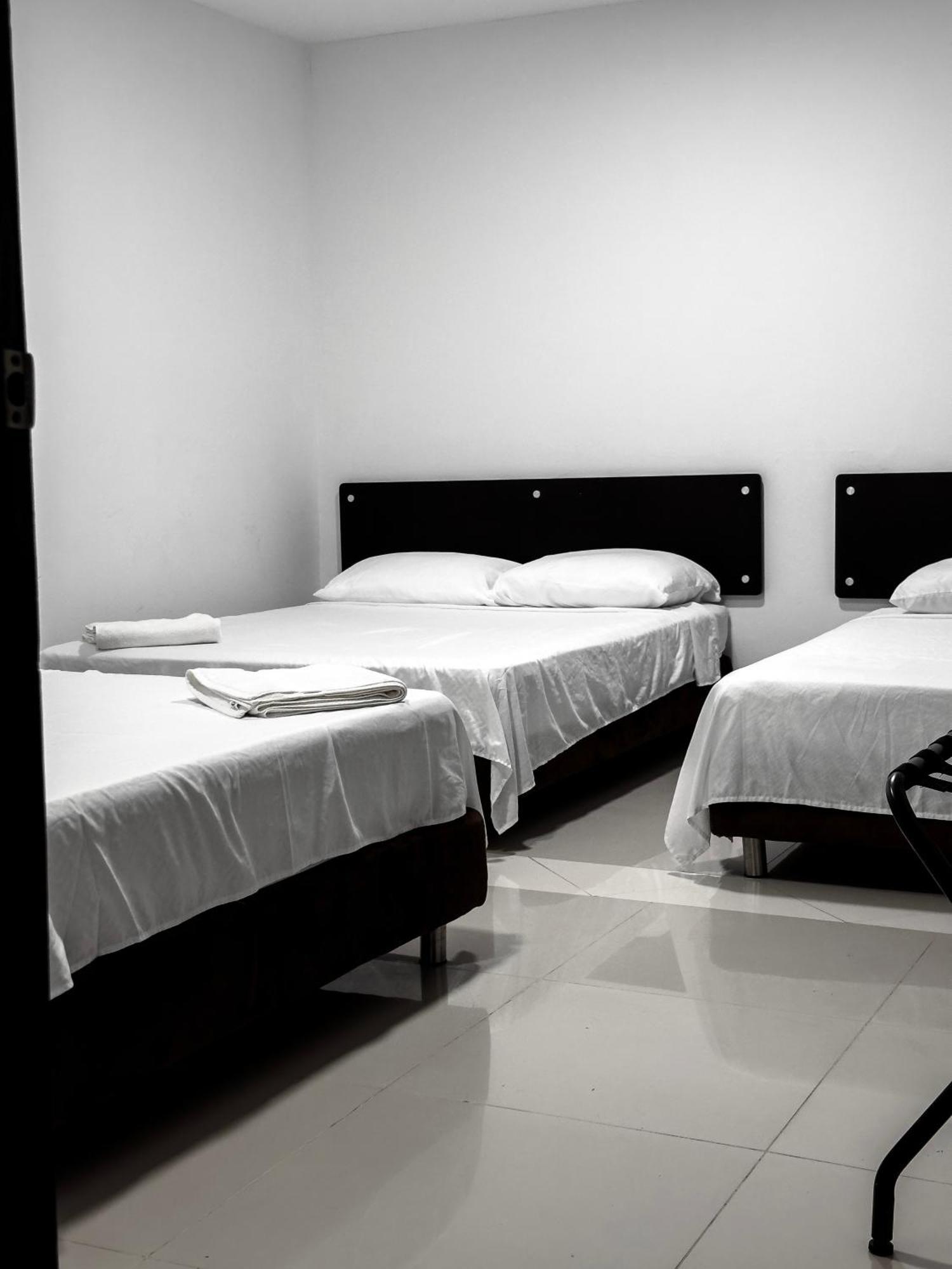 Hotel Bazurto Plaza Cartagena Exteriör bild