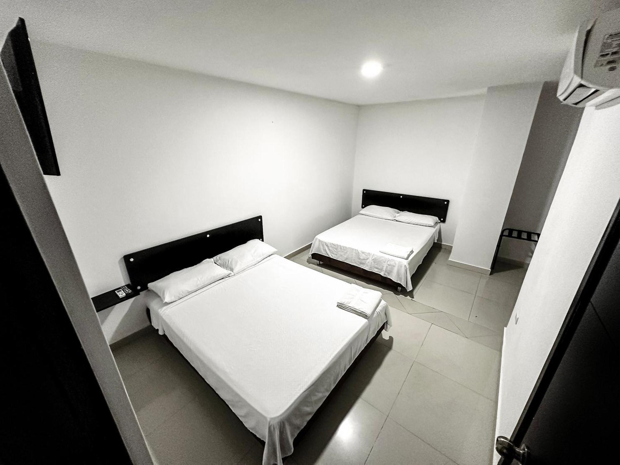Hotel Bazurto Plaza Cartagena Exteriör bild