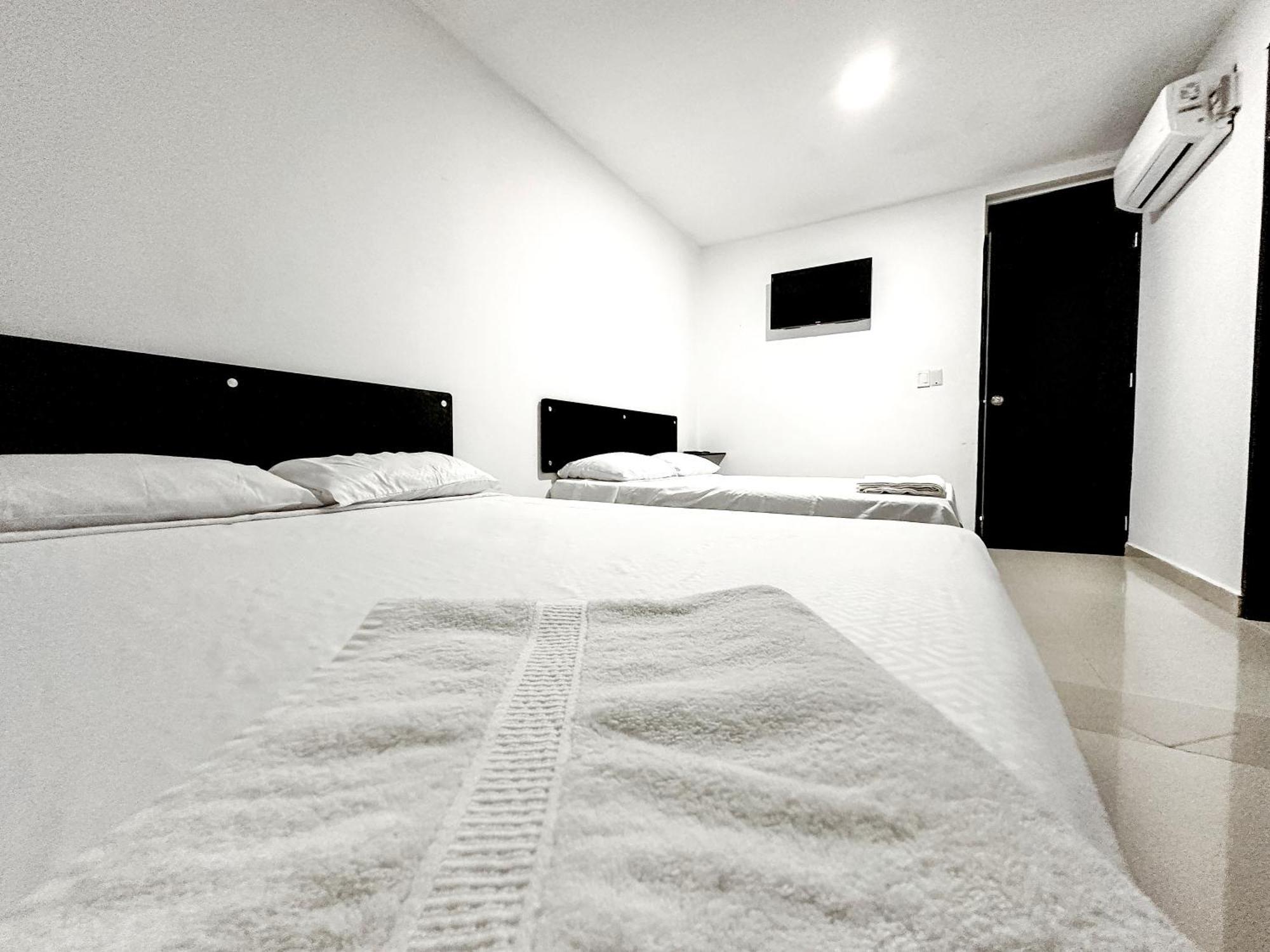 Hotel Bazurto Plaza Cartagena Exteriör bild