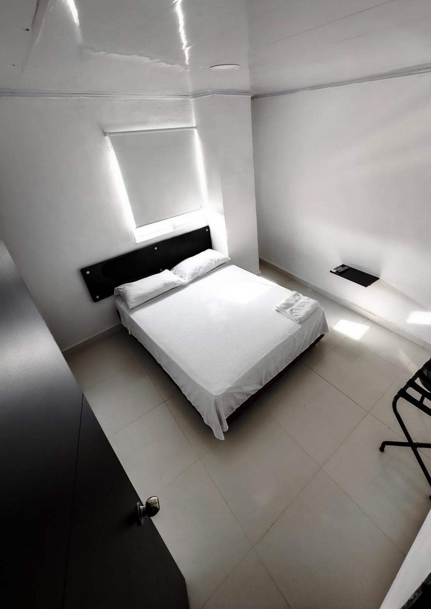 Hotel Bazurto Plaza Cartagena Exteriör bild